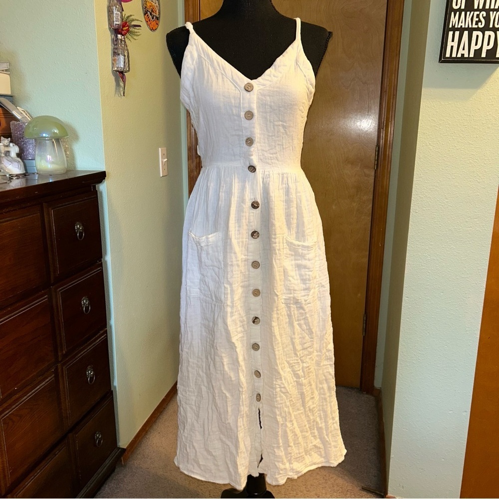 Angie white cotton sleeveless textured dress buttons up front pockets size S